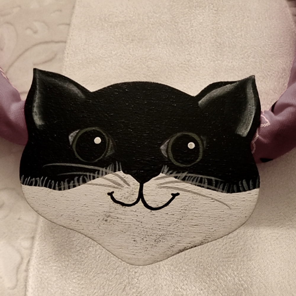 Wooden cat head bandana necklace